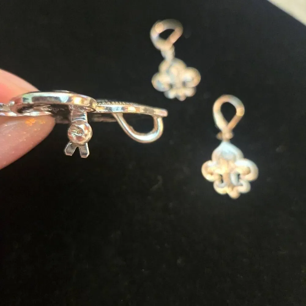 NEW Fleur De Lis Pendant / Pin with Earrings Blue and Silver